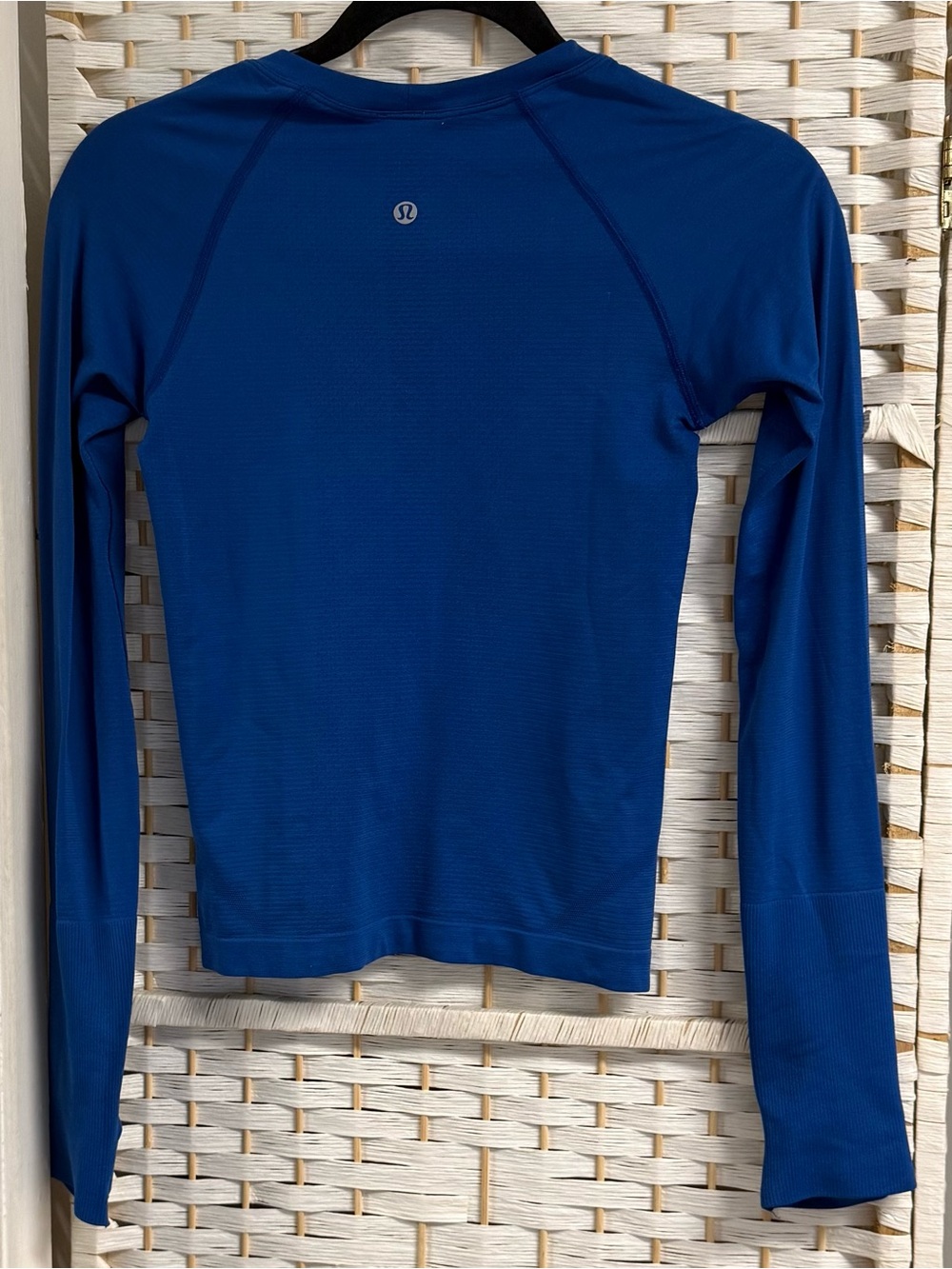 lululemon athletica Women’s Cropped Long Sleeve Crew - Cobalt Blue Size 4